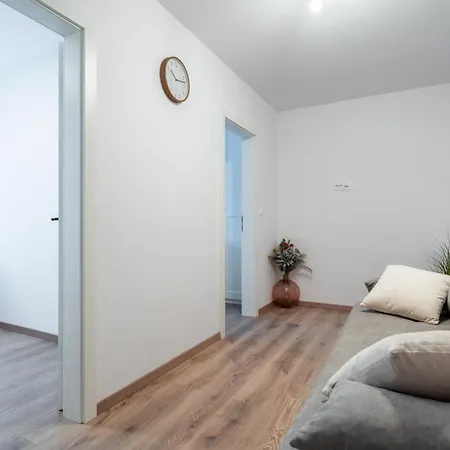 Luka&ivan 150 M From The Appartement