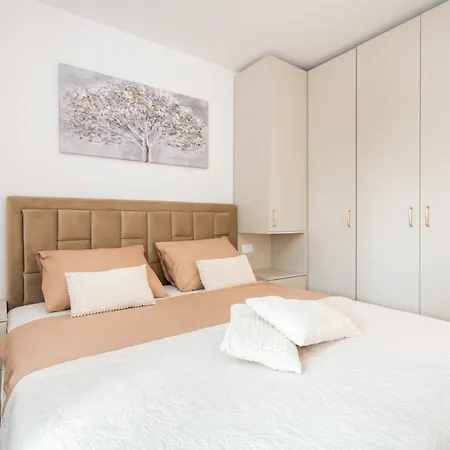 Luka&ivan 150 M From The Appartement